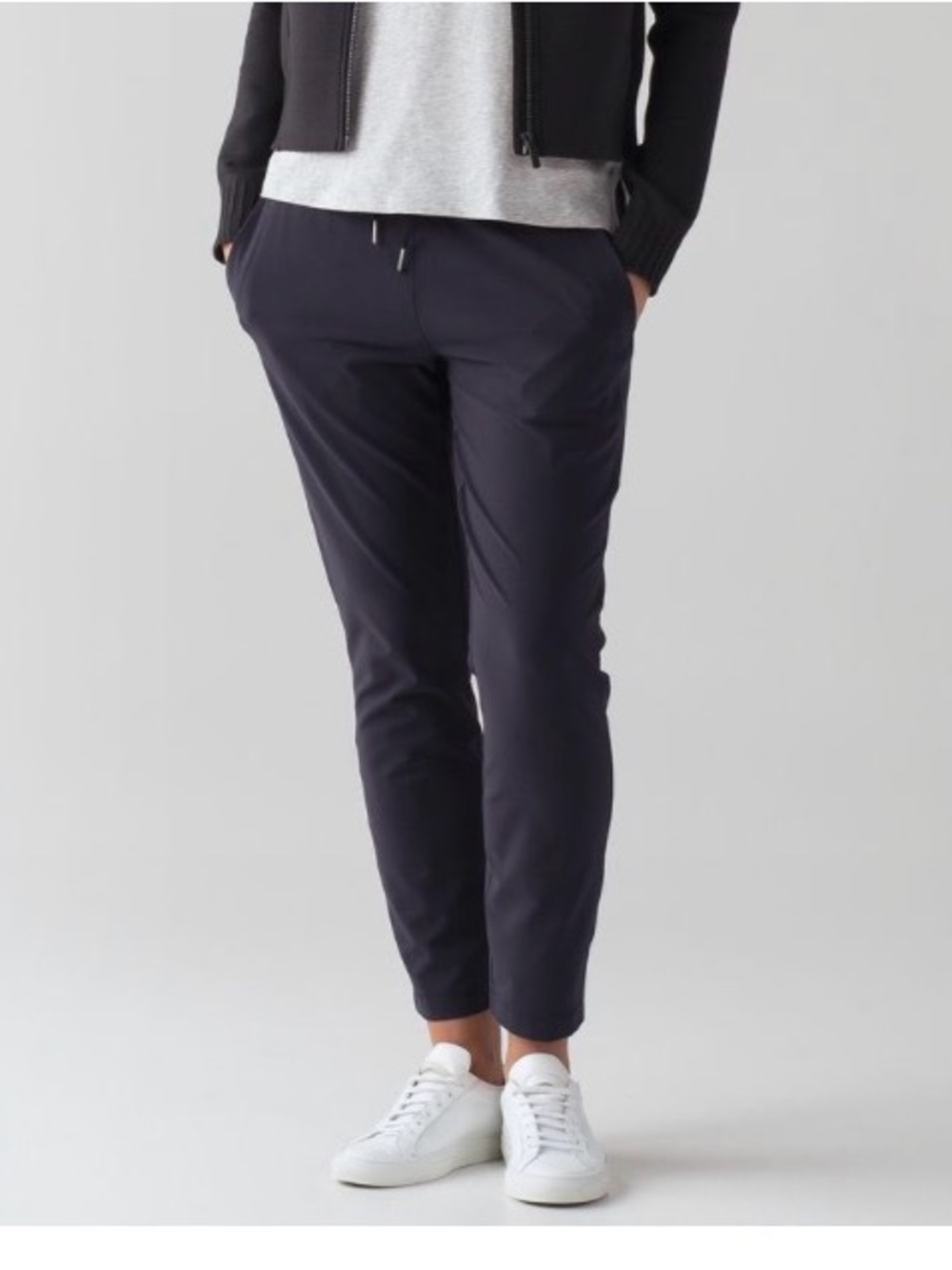 lululemon sz 6 On The Fly Travel Woven pant  - Midnight Navy